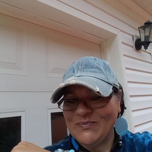 Meet your Posher, Leeann